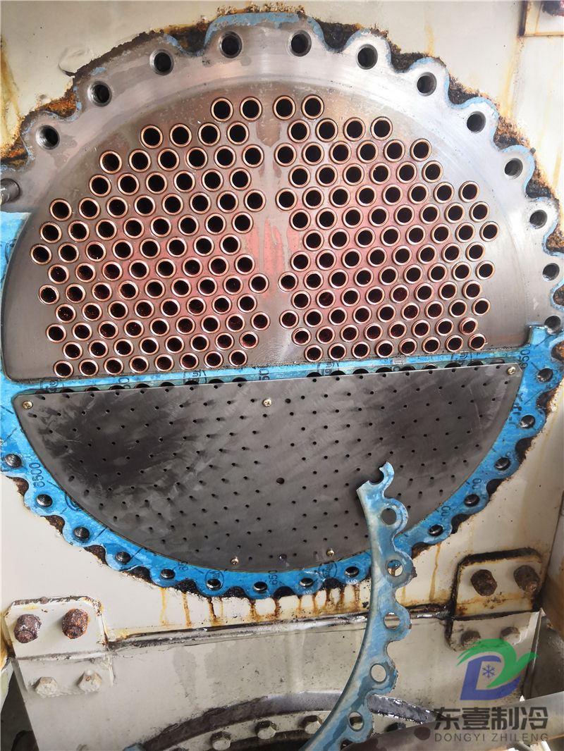 大金螺桿式冷水機組銅管更換