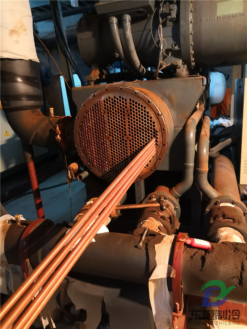 螺桿式冷水機組蒸發器銅管更換
