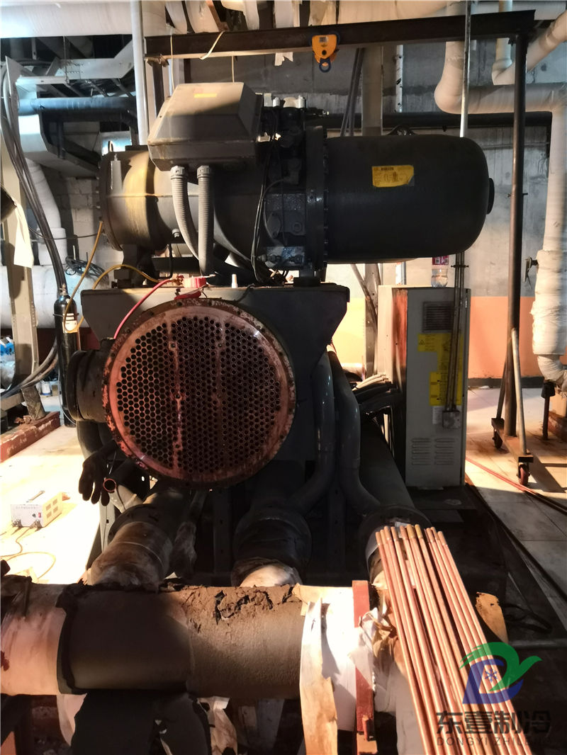 螺桿式水源熱泵機組蒸發器銅管更換